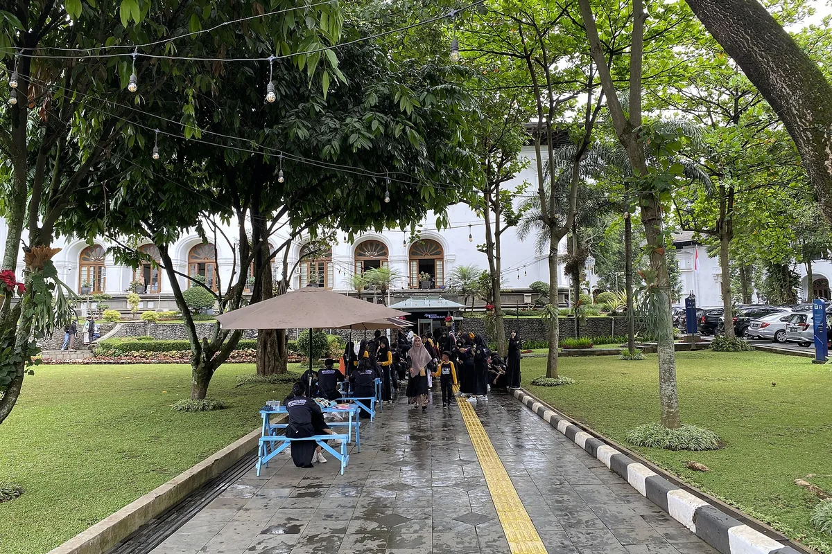 Pemandangan Gedung Sate