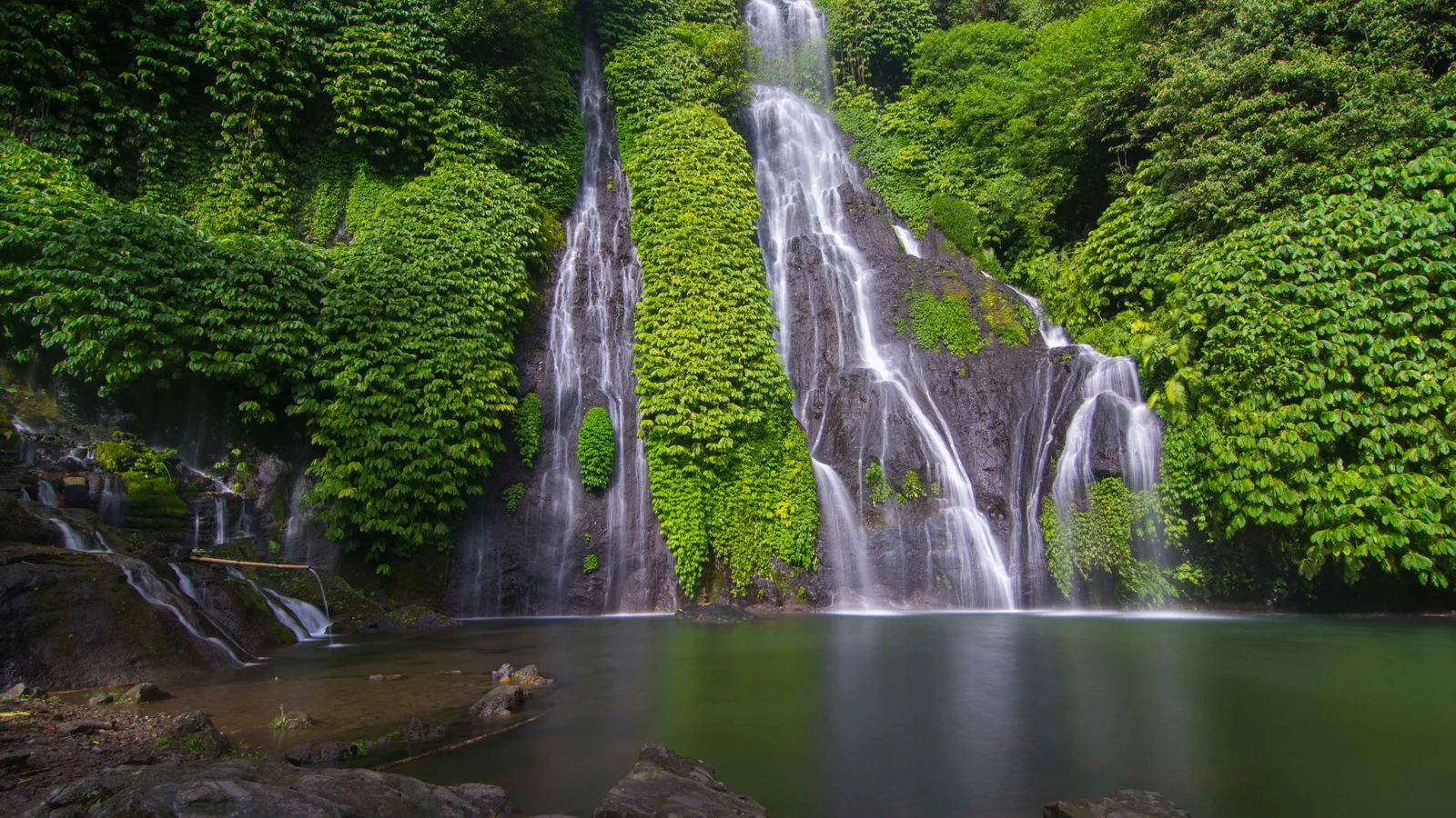 Banyumala Twin Waterfalls